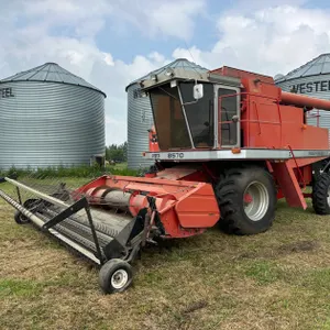 Massey Ferguson 8570 Rotary Combine w/ MF 13' 9700 PU Hdr