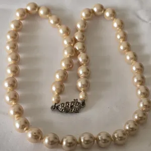 Vintage Pearl Necklace double knotted