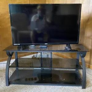 Sanyo 40" Smart TV with Stand
