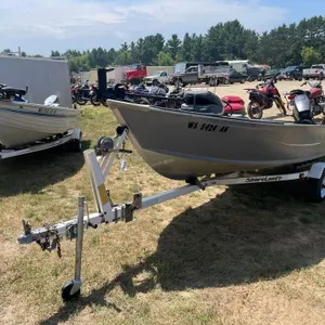 Aluma Craft 16' Fishing Boat