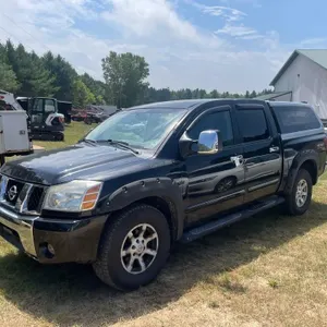 2004 Nissan Titan 5.6 LE Pickup