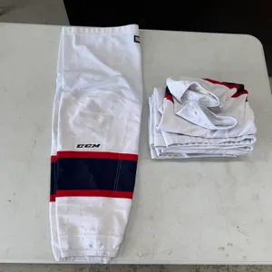 (5) CCM Hockey Pants (Size L)