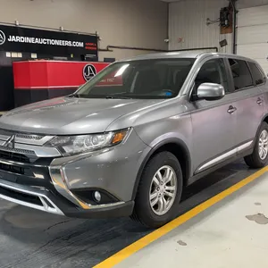2020  Mitsubishi  Outlander  ES AWC