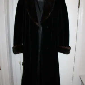 Gallery G Fur Coat