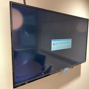 Hitachi tv with wall mount & remote