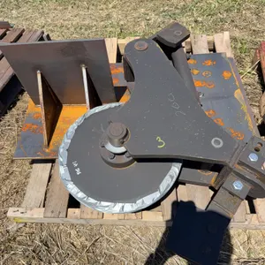 Hydraulic asphalt cutter