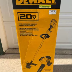DeWALT 20V String Trimmer & Brushless Blower Kit