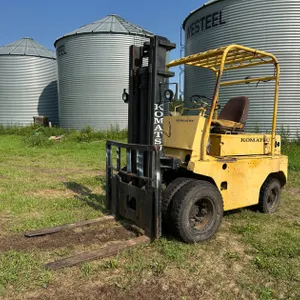 Komatsu FG35-1 Royal Terrain Forklift