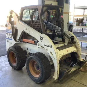 2000 Bobcat Tractor 773