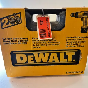 New in Box DeWalt 9.6 Volt Drill/Driver Kit 3/8"