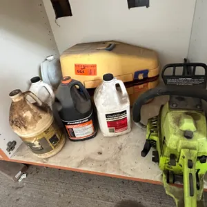 Poulan Counter Vibe 3400 Chainsaw with Oil and Case