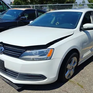 2013 VOLKSWAGEN JETTA, 4DR SEDAN, WHITE, VIN 3VWDX7AJ8DM411224,