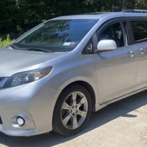 (NH) 2013 Toyota Sienna