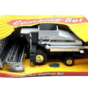 Scale Models AGCO Gleaner R-62 Combine Set 1/16