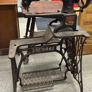 Singer Heavy Duty Leather Sewing Machine. Unknown
