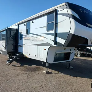 2023 Crossroads Cameo 44' 4041DB 5th Wheel T/A Travel Trailer (Unused)
 UNRESERVED