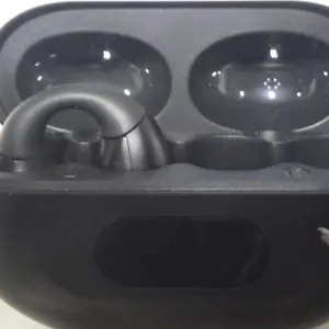 YYKQ71 Earbuds ***Right Earbud Missing***