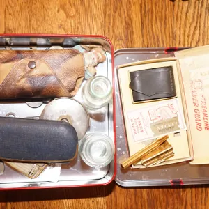 Tin of Misc. Old Keys, Old Reading Glasses,