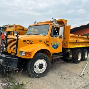 2001 International 4900 dump truck