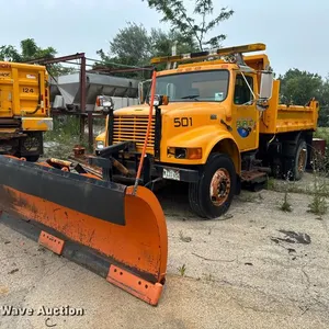 2002 International 4900 dump truck
