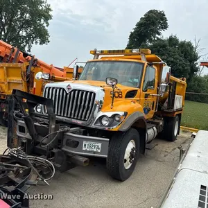 2010 International 7400 dump truck
