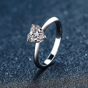 GRA CERTIFIED HEART SHAPED MOISSANITE 925S