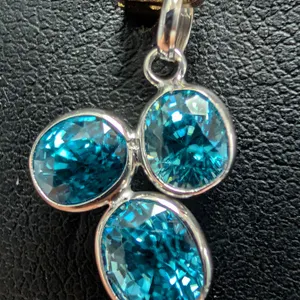 10K(1.11G), BLUE ZIRCON (4.3CT) PENDANT, APPRAISED INSURANCE VALUE $1000