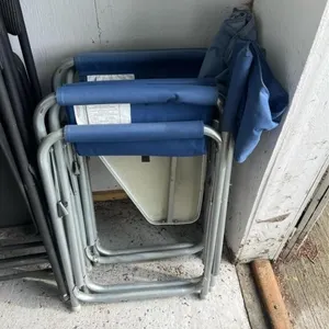 2 folding chairs