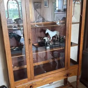 Wooden display cabinet