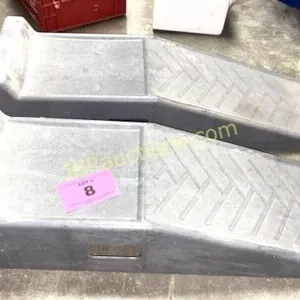 PLASTIC CAR RAMPS