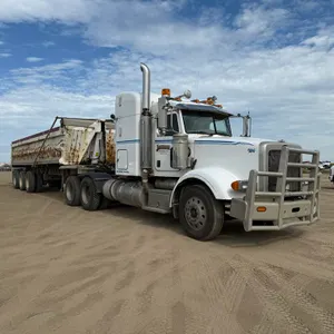 2009 Peterbilt 367 Semi Truck