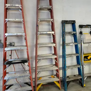 Werner 6208 Fiberglass Step Ladder, 8'