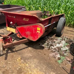 New Holland 510 Spreader