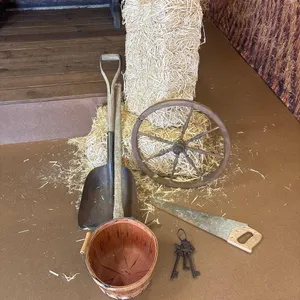RUSTIC FARM PROPS