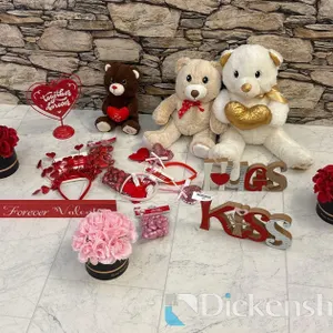 LOT OF VALENTINES DAY DECORATIONS