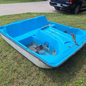 Sea Hawk Fiberglass Paddle Boat, 2 Passenger, 7'