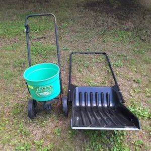 Suncast Push Shovel, Broadcast Spreader