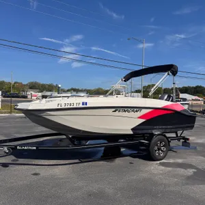 2022 Starcraft 171 SVX - Deck Boat