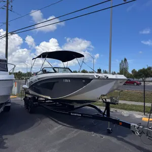2023 Glastron GTD 240 OB - Deck Boat