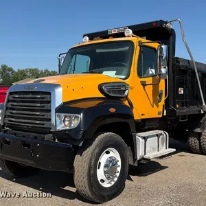 2013 Freightliner 114SD dump truck