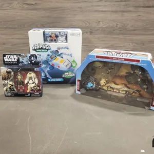 Box w/ Star Wars Misc. Action Figure Sets
 UNRESERVED