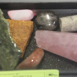 SET OF NATURAL HEALING CRYSTAL+GEMSTONES