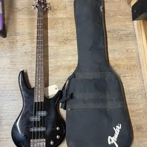 Ibinez Geo Base Guitar w/Fender Softside Case
