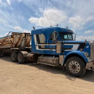 2007 Freightliner Classic 120 Semi Truck