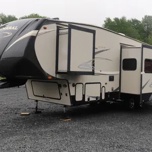 2015  Coachmen  Chaparral Lite