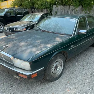 1991 JAGUAR XJ6 SEDAN VIN: SAJHY1741MC644025