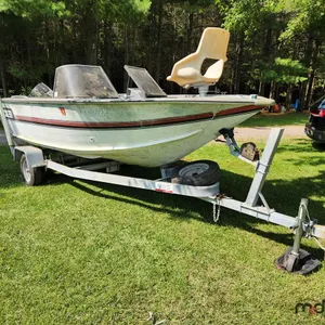 1989 Tracker Magna 17 Aluminum Boat with Johnson Outboard and 1987 Continental S/A Trailer 
 UNRESERVED