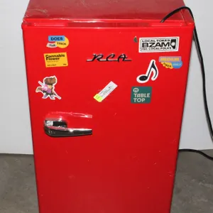 RCA MINI FRIDGE RETRO STYLE