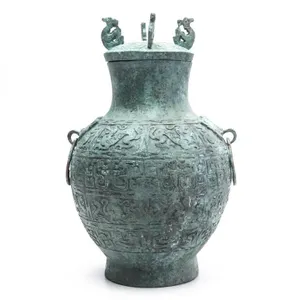 CHINESE ARCHAIC STYLE BRONZE HU VESSEL WITH COVER