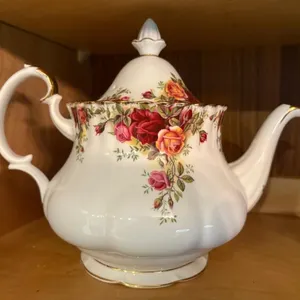 Royal Albert "Old Country Roses" Teapot
